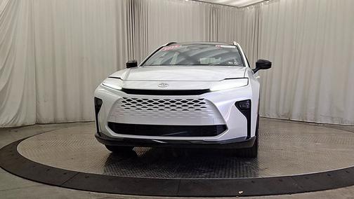 2025 Toyota Crown Signia Limited