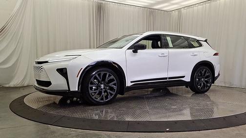 2025 Toyota Crown Signia Limited