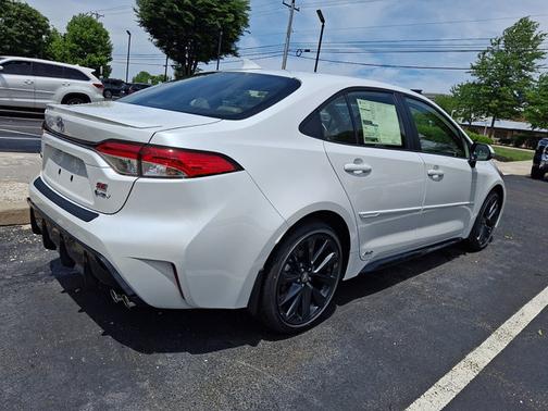Wind Chill Pearl 2026 Toyota Corolla Hybrid SE