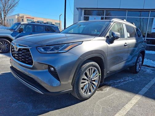 2026 Toyota Highlander Hybrid Platinum