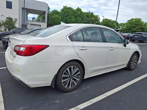 Crystal White Pearl 2018 Subaru Legacy Premium