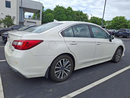 Crystal White Pearl 2018 Subaru Legacy Premium