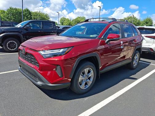 2025 Toyota RAV4 XLE