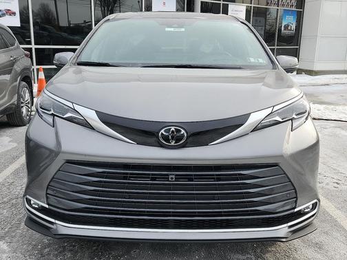 2026 Toyota Sienna Platinum