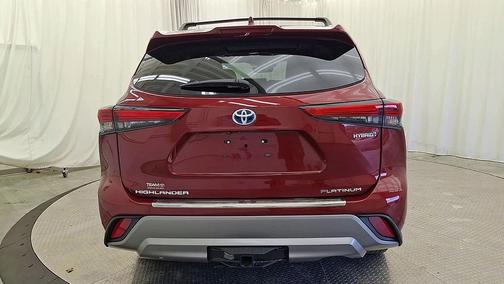 Ruby Flare Pearl 2023 Toyota Highlander Hybrid Platinum