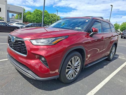 Ruby Flare Pearl 2023 Toyota Highlander Hybrid Platinum