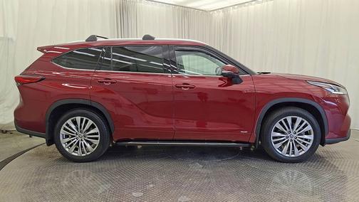 Ruby Flare Pearl 2023 Toyota Highlander Hybrid Platinum