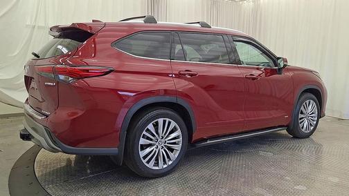 Ruby Flare Pearl 2023 Toyota Highlander Hybrid Platinum