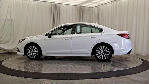 Crystal White Pearl 2018 Subaru Legacy Premium