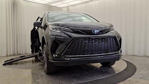 2025 Toyota Sienna XSE