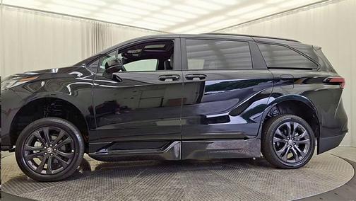 2025 Toyota Sienna XSE
