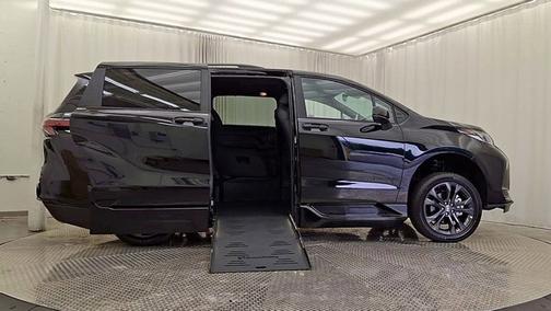 2025 Toyota Sienna XSE