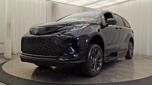 2025 Toyota Sienna XSE