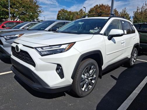 2025 Toyota RAV4 XLE Premium