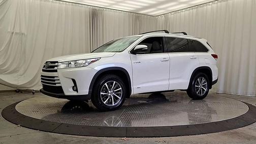 Blizzard Pearl 2018 Toyota Highlander Hybrid XLE