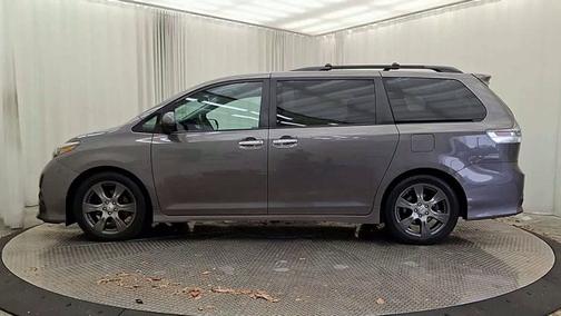2017 Toyota Sienna SE