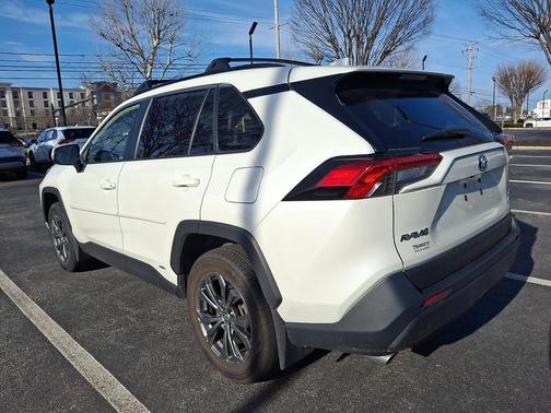 2022 Toyota RAV4 Hybrid XLE Premium