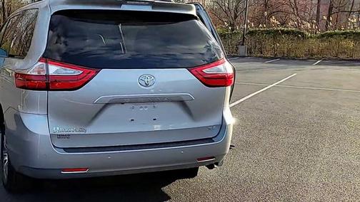 2019 Toyota Sienna XLE