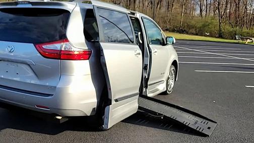 2019 Toyota Sienna XLE