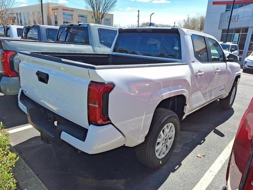 Ice Cap 2026 Toyota Tacoma SR5