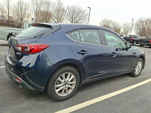 2016 Mazda Mazda3 i Sport