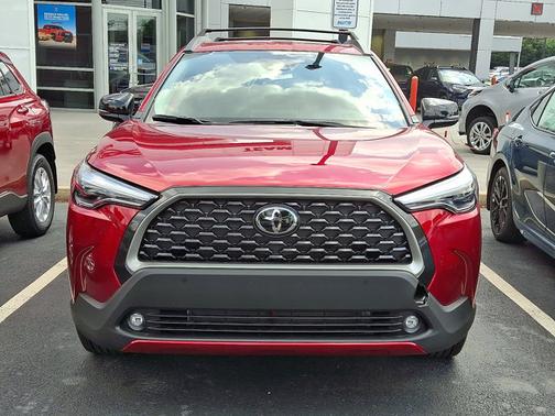 2025 Toyota Corolla Cross XLE