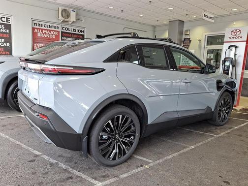Cement 2026 Toyota C-HR XSE