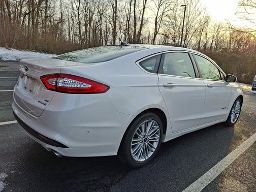 2013 Ford Fusion Hybrid SE Hybrid