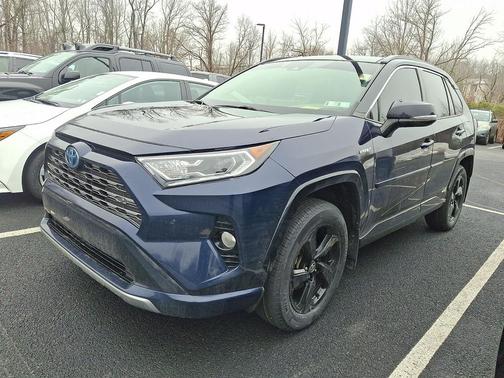 2020 Toyota RAV4 Hybrid SE