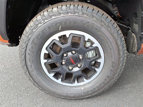 2025 Toyota Tacoma TRD Off Road