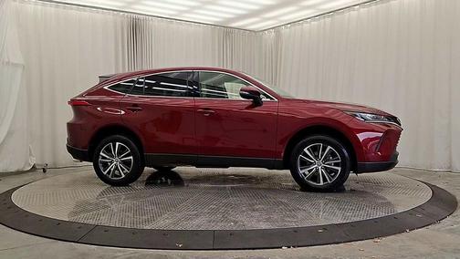 2022 Toyota Venza LE