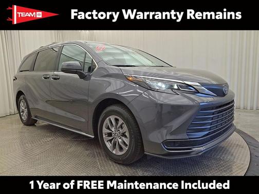 2025 Toyota Sienna LE