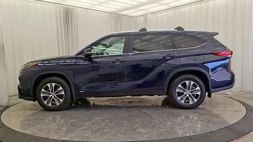 2023 Toyota Highlander Hybrid XLE