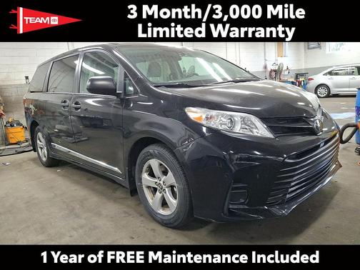 Midnight Black Metallic 2020 Toyota Sienna SE
