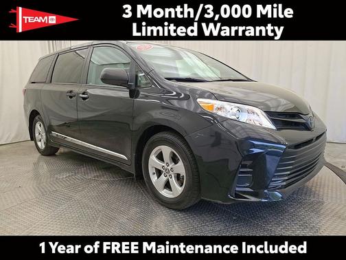 Midnight Black Metallic 2020 Toyota Sienna SE