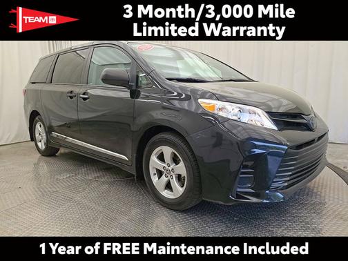Midnight Black Metallic 2020 Toyota Sienna SE