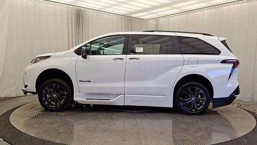 2025 Toyota Sienna XSE