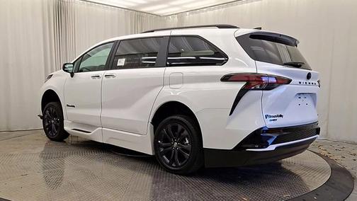 2025 Toyota Sienna XSE
