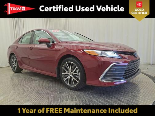 2022 Toyota Camry Hybrid XLE