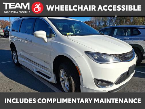 2017 Chrysler Pacifica Touring-L