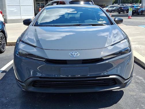 2025 Toyota Prius LE