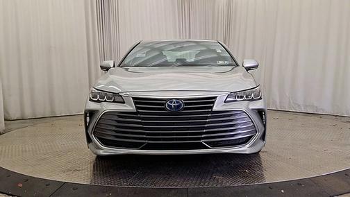 2019 Toyota Avalon Hybrid XLE