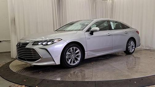 2019 Toyota Avalon Hybrid XLE