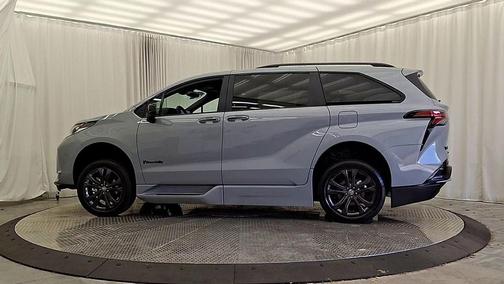 2025 Toyota Sienna XSE