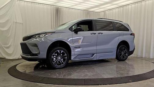 2025 Toyota Sienna XSE
