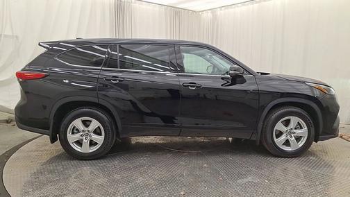 2022 Toyota Highlander L