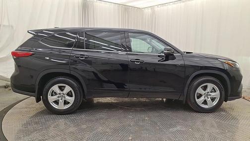 2022 Toyota Highlander L