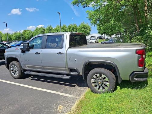 Sterling Gray Metallic 2024 Chevrolet Silverado 2500 Custom