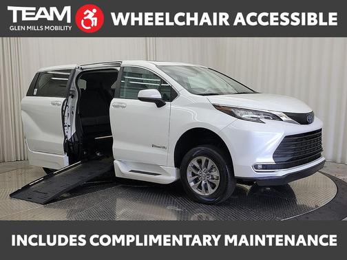 2022 Toyota Sienna XLE