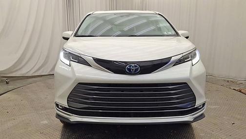 2021 Toyota Sienna Limited 7-Passenger
